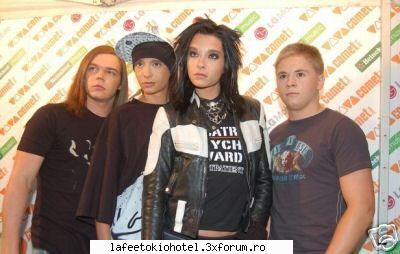 perechea potrivita.....:p..:D - personajele sunt: deeea si maria......ji aqma - Fan Fic
