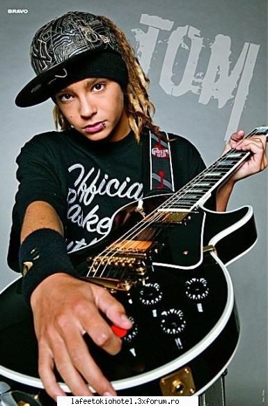 poze cu tom... - eu voi pune aici mai multe fotografii iar voi mai - Tom Kaulitz